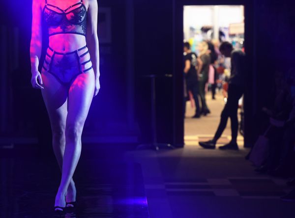 Less is More? Sexy Underwear Displayed in Moscow - Sputnik International