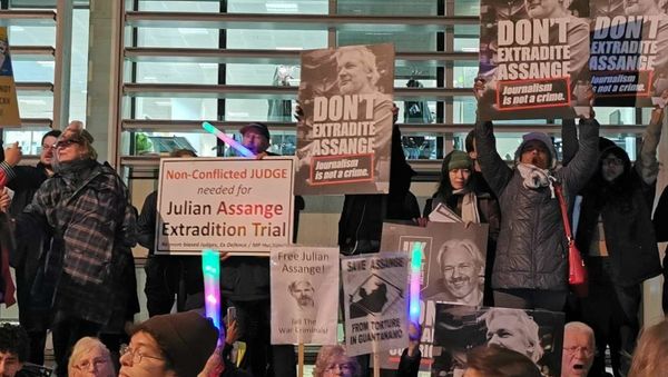Assange Supporters in London - Sputnik International