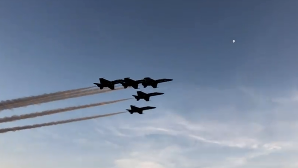 US Navy's Blue Angels Put on Jaw-Dropping Display Along Florida Coast - Sputnik International