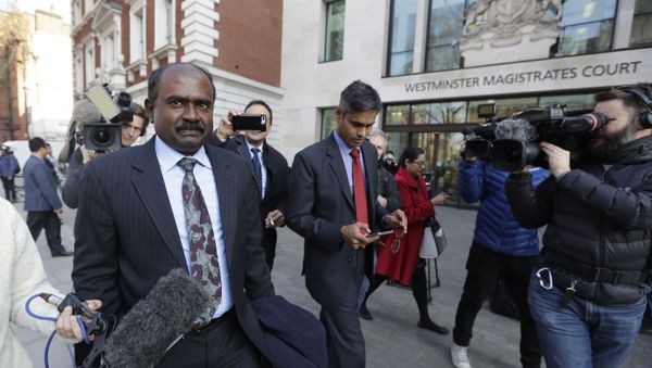 Officials are filmed by the media as they leave court after Indian diamond tycoon Nirav Modi was denied bail at Westminster Magistrates Court in London, Friday, March 29, 2019 - Sputnik International