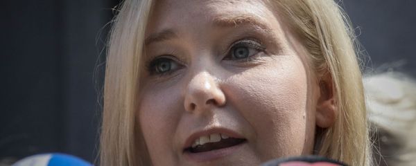Virginia Roberts Giuffre, a sexual assault victim, speaks during a press conference outside a Manhattan court in New York Virginia Roberts Giuffre, a sexual assault victim, speaks during a press conference outside a Manhattan court in New York - Sputnik International
