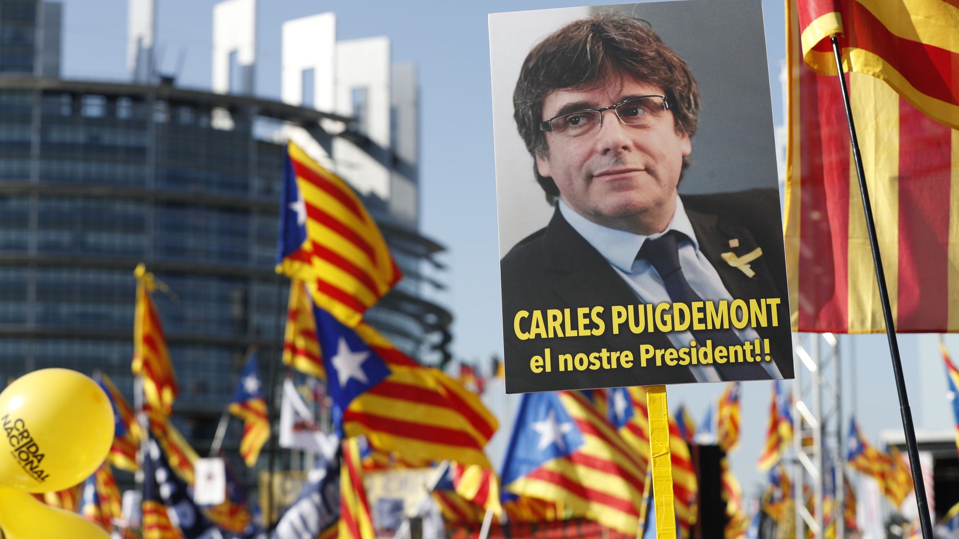 Protests at European Parliament Against Prosecution of Carles Puigdemont Protests at European Parliament Against Prosecution of Carles Puigdemont - Sputnik International, 1920, 09.03.2021