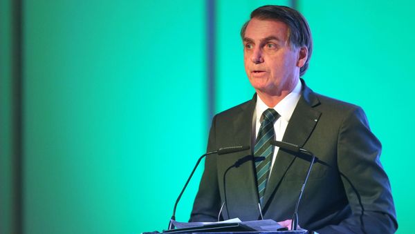 Brazilian President Jair Bolsonaro speaks during the Brazil-United Arab Emirates Business Forum in the Emirati capital Abu Dhabi, on October 27, 2019. - Sputnik International