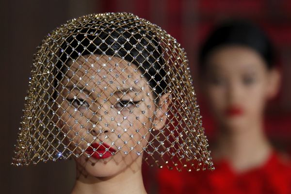 Daydream in Beijing: Valentino Haute Couture Show Dazzles Spectators with Rennaissance-Inspired Garbs Daydream in Beijing: Valentino Haute Couture Show Dazzles Spectators with Rennaissance-Inspired Garbs - Sputnik International