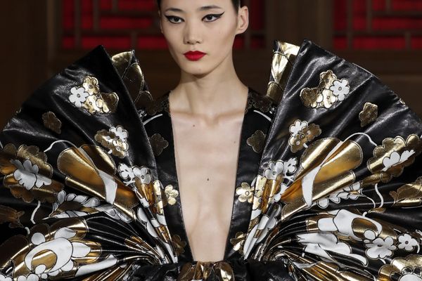 Daydream in Beijing: Valentino Haute Couture Show Dazzles Spectators with Rennaissance-Inspired Garbs Daydream in Beijing: Valentino Haute Couture Show Dazzles Spectators with Rennaissance-Inspired Garbs - Sputnik International