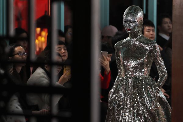 Daydream in Beijing: Valentino Haute Couture Show Dazzles Spectators with Rennaissance-Inspired Garbs Daydream in Beijing: Valentino Haute Couture Show Dazzles Spectators with Rennaissance-Inspired Garbs - Sputnik International