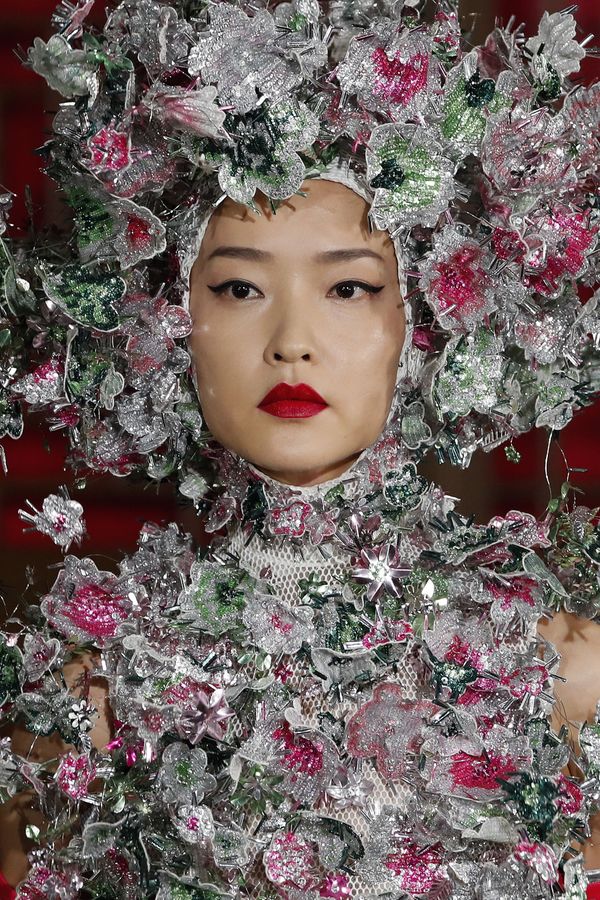 Daydream in Beijing: Valentino Haute Couture Show Dazzles Spectators with Rennaissance-Inspired Garbs Daydream in Beijing: Valentino Haute Couture Show Dazzles Spectators with Rennaissance-Inspired Garbs - Sputnik International
