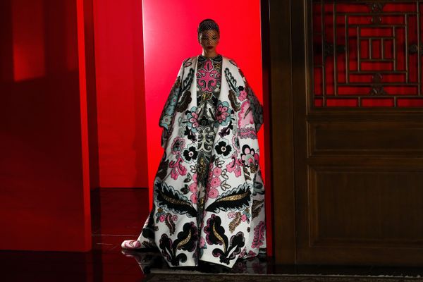 Daydream in Beijing: Valentino Haute Couture Show Dazzles Spectators with Rennaissance-Inspired Garbs Daydream in Beijing: Valentino Haute Couture Show Dazzles Spectators with Rennaissance-Inspired Garbs - Sputnik International