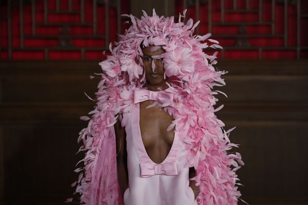 Daydream in Beijing: Valentino Haute Couture Show Dazzles Spectators with Rennaissance-Inspired Garbs Daydream in Beijing: Valentino Haute Couture Show Dazzles Spectators with Rennaissance-Inspired Garbs - Sputnik International