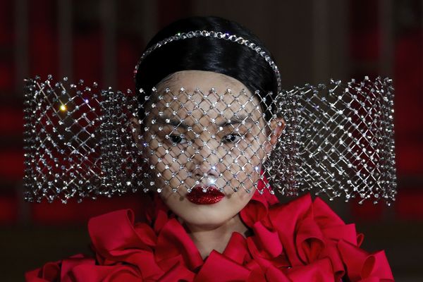 Daydream in Beijing: Valentino Haute Couture Show Dazzles Spectators with Rennaissance-Inspired Garbs Daydream in Beijing: Valentino Haute Couture Show Dazzles Spectators with Rennaissance-Inspired Garbs - Sputnik International