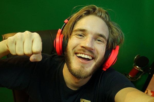 'Show 'em How it's Done!' Fans Ecstatic as PewDiePie Signs Exclusive Streaming Deal with YouTube 'Show 'em How it's Done!' Fans Ecstatic as PewDiePie Signs Exclusive Streaming Deal with YouTube - Sputnik International