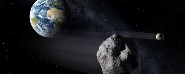 Artistic illustration of an asteroid flying by Earth - Sputnik International
