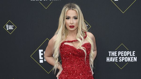 Tana Mongeau attends the 2019 E! People's Choice Awards at Barker Hangar on November 10, 2019 in Santa Monica, California - Sputnik International