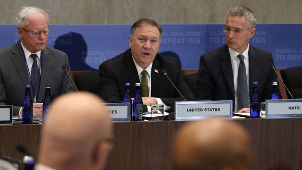 U.S. Secretary of State Mike Pompeo (C) speaks during a meeting of the Global Coalition to Defeat ISIS, at the State Department, on November 14, 2019 in Washington, DC.  - Sputnik International