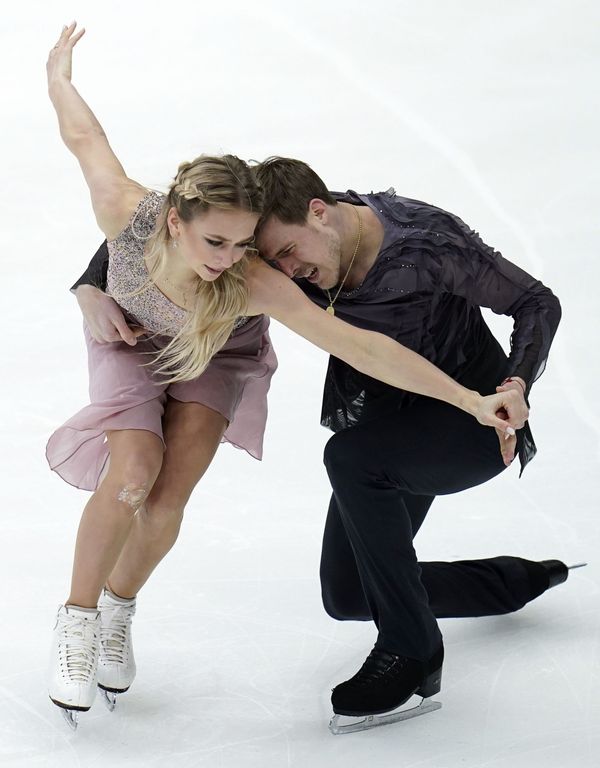 Russian Figure Skaters Clear All Gold at 2019–20 ISU Grand Prix in Moscow Russian Figure Skaters Clear All Gold at 2019–20 ISU Grand Prix in Moscow - Sputnik International