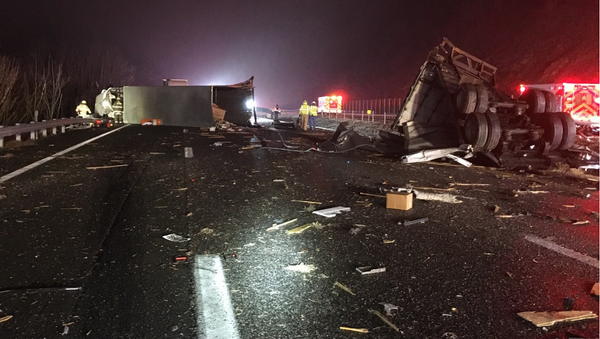 Truck-Bus collision - Sputnik International