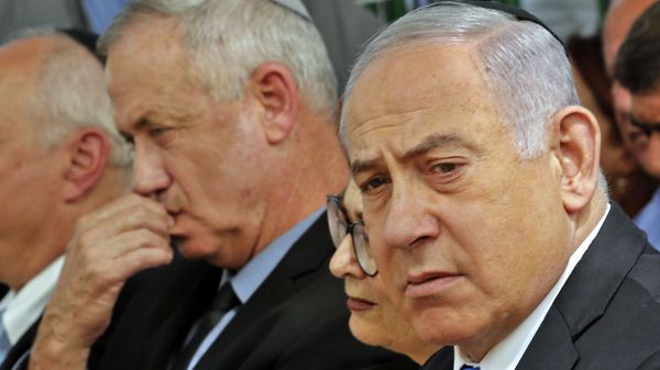 Israeli Prime Minister Benjamin Netanyahu (R), Israeli president of the Supreme Court  Esther Hayut (C) and Benny Gantz (L), leader of Blue and White party, attend a memorial ceremony for late Israeli president Shimon Peres, at Mount Herzl in Jerusalem on September 19, 2019 - Sputnik International