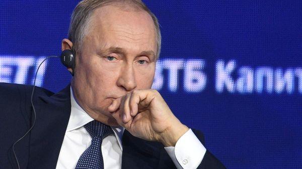 President of the Russian Federation V. Putin visited the 11th Investment Forum VTB Capital Russia Calls! - Sputnik International
