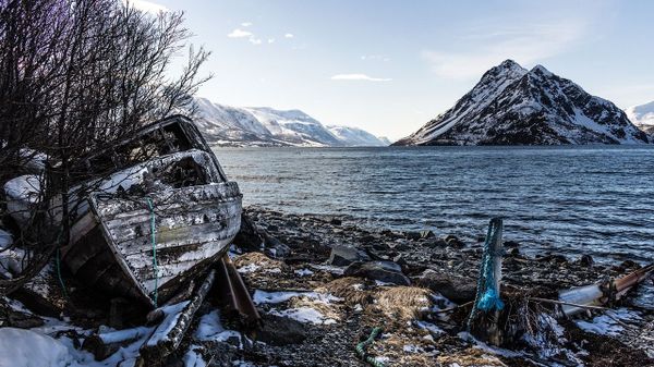 Old Boat Shoreline Fjord - Sputnik International