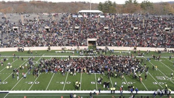 Harvard-Yale annual football game disrupted by climate activists, 23 November, 2019 - Sputnik International