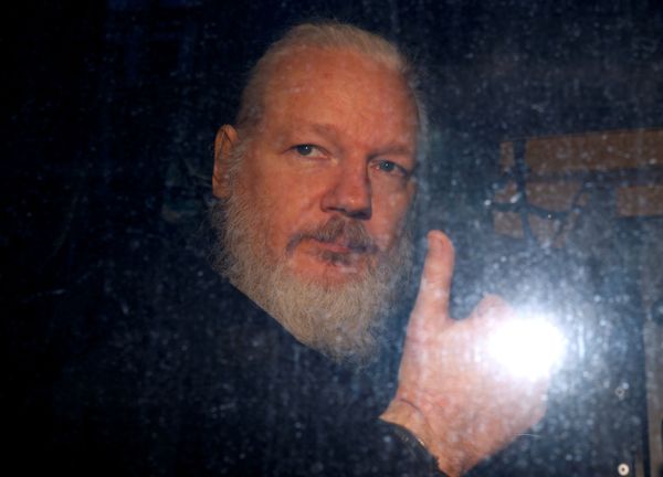 From Exile to Confinement in Prison Cell: What Julian Assange Endured in 2019 - Sputnik International