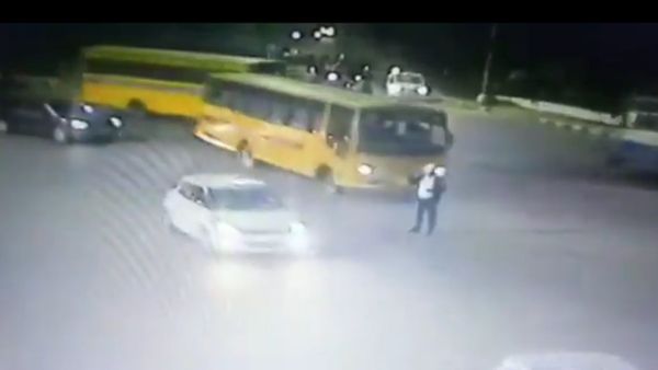Traffichd 's brave Constable Kuldeep Singh has survived this horrific crash yesterday - Sputnik International