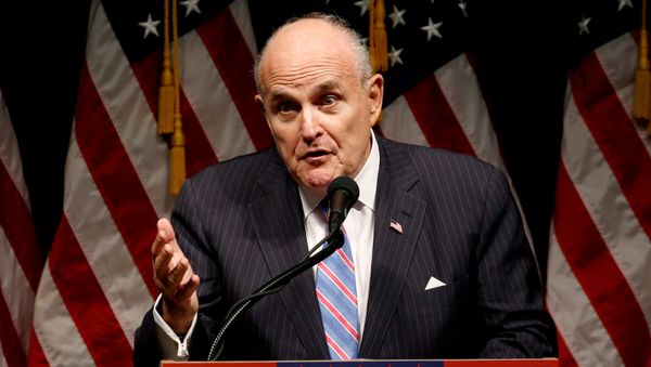 Rudy Giuliani with supporters in Council Bluffs, Iowa - Sputnik International