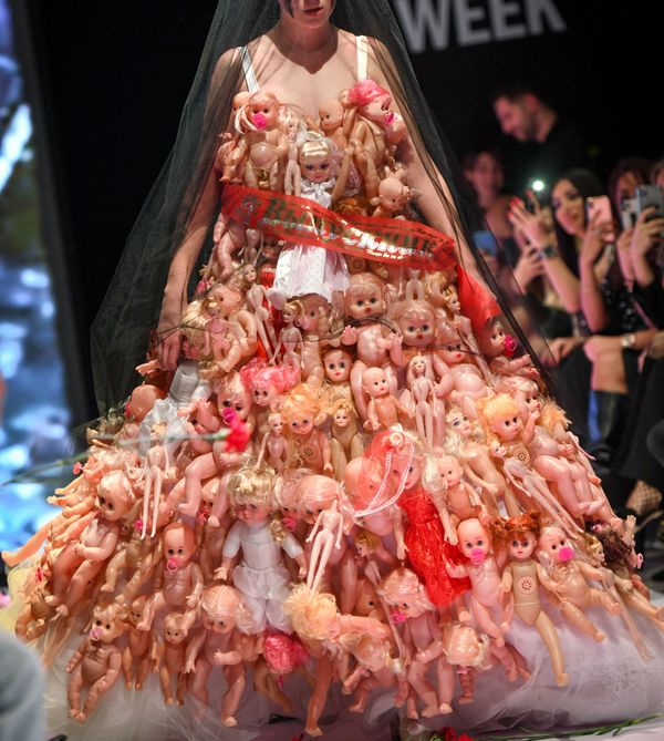 A model of Azerbaijani designer Scandar during the anniversary Azerbaijan Fashion Week A model of Azerbaijani designer Scandar during the anniversary Azerbaijan Fashion Week - Sputnik International
