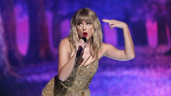 2019 American Music Awards - Show - Los Angeles, California, U.S., November 24, 2019. Taylor Swift performs a medley.  - Sputnik International