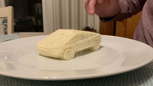 Tesla Cybertruck Made of Mashed Potatoes - Sputnik International