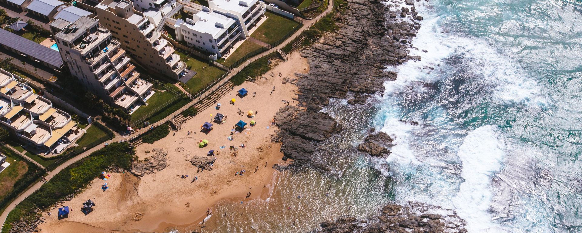 A drone view on an ocean coastline in Durban, South Africa A drone view on an ocean coastline in Durban, South Africa - Sputnik International, 1920, 18.12.2022