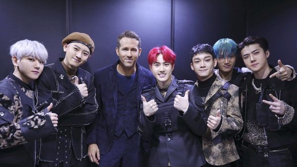 EXO MEETING RYAN REYNOLDS  - Sputnik International