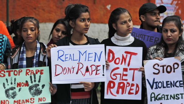 Women activists hold banners and participate in a protest demanding justice in the case of a vet who was gang-raped and killed last week, in New Delhi, India, Tuesday, 3 December 2019. - Sputnik International