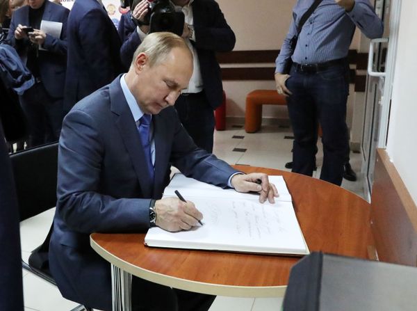 Russian President Vladimir Putin during a visit to the Solnechny Gorod children's academy of arts in Nalchik. Russian President Vladimir Putin during a visit to the Solnechny Gorod children's academy of arts in Nalchik. - Sputnik International