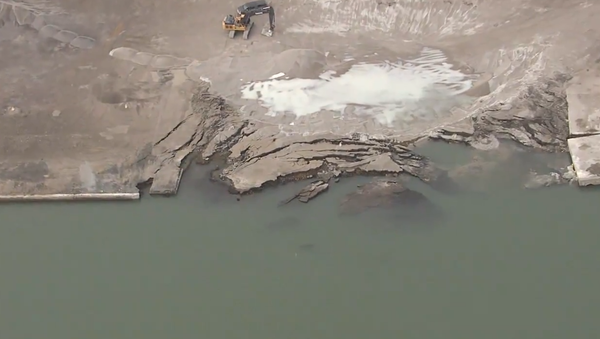 #Chopper7 is over the Revere Copper Site, which partially collapsed on the American side of the Detroit River. Canadian officials are concerned over radioactive contamination - Sputnik International