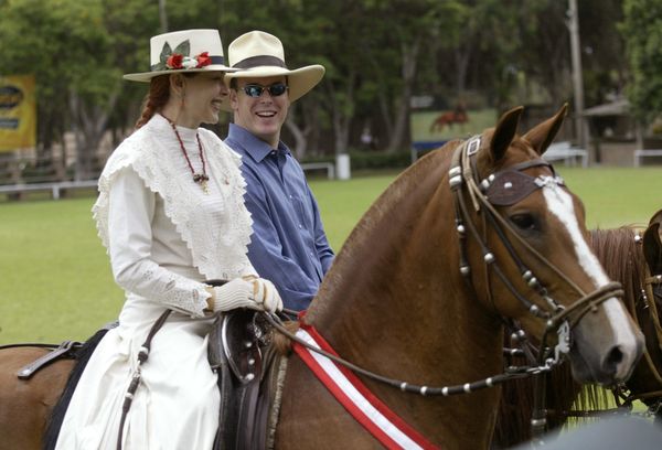 Prince Albert of Monaco, right, and Peruvian first lady Eliane Karp ride horses at the Mamacona Club in Lima, Peru, on Sunday, Nov. 30, 2003 Prince Albert of Monaco, right, and Peruvian first lady Eliane Karp ride horses at the Mamacona Club in Lima, Peru, on Sunday, Nov. 30, 2003 - Sputnik International