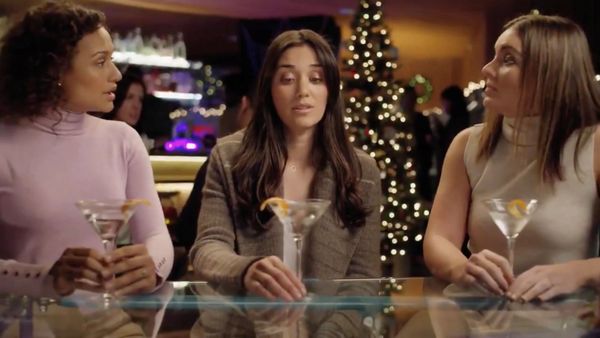 The actor who appeared in a widely criticized Christmas advertisement for exercise bike maker Peloton Interactive Inc appears in a new role selling Ryan Reynolds' Aviation American Gin, in this still image taken from social media video, obtained December 7, 2019 - Sputnik International