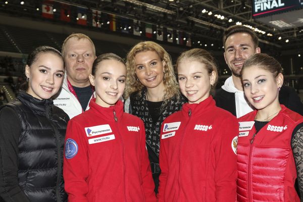 Russian Figure Skaters Take Whole Stage in Grand Prix Final as Kostornaia Sets World Record - Video Russian Figure Skaters Take Whole Stage in Grand Prix Final as Kostornaia Sets World Record - Video - Sputnik International