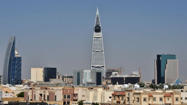 The Faisaliya tower stands among other buildings in the Saudi capital Riyadh on December 5, 2019.  - Sputnik International