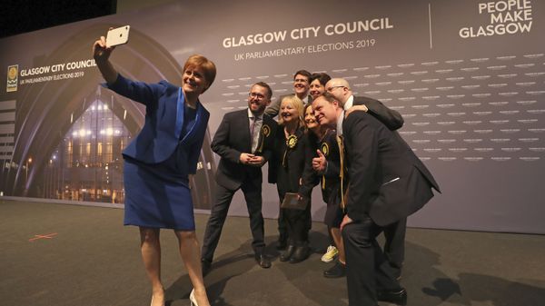 Scottish First Minister Nicola Sturgeon takes a photo with party members at the SEC Centre in Glasgow after the declaration in her constituency in the 2019 general election, Friday Dec. 13, 2019 Scottish First Minister Nicola Sturgeon takes a photo with party members at the SEC Centre in Glasgow after the declaration in her constituency in the 2019 general election, Friday Dec. 13, 2019 - Sputnik International