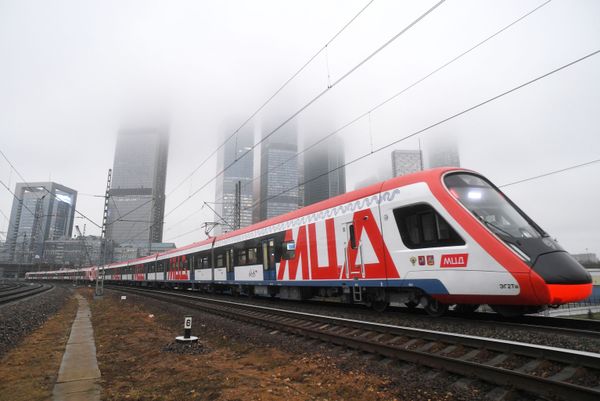A train of the Moscow Central Diameters (MCD) on the Testovskaya station in Moscow A train of the Moscow Central Diameters (MCD) on the Testovskaya station in Moscow - Sputnik International
