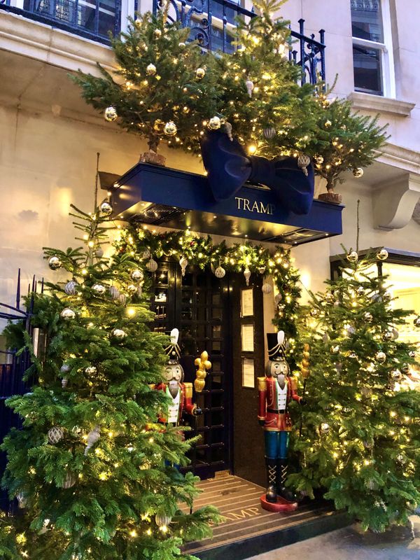 Private nightclub Tramp in London decorated for Christmas festivities - Sputnik International
