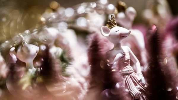 Christmas presents and souvenirs in TsUM (Central Universal Department Store) in Moscow - Sputnik International