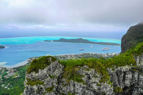 A view of Bora Bora island from Mount Otemanu A view of Bora Bora island from Mount Otemanu - Sputnik International