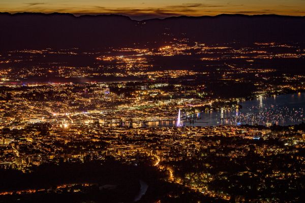 This photograph, taken on 11 August 2018, from the French mountain of Saleve shows a night view of the city of Geneva at the end of Lake Geneva with its landmark Fountain which is known as Jet d'Eau. This photograph, taken on 11 August 2018, from the French mountain of Saleve shows a night view of the city of Geneva at the end of Lake Geneva with its landmark Fountain which is known as Jet d'Eau. - Sputnik International