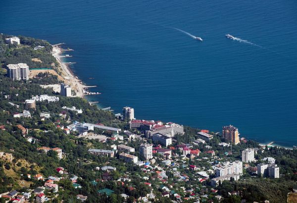 View of the Black Sea shore and Miskhor village from Ai-Petri Mountain in Crimea View of the Black Sea shore and Miskhor village from Ai-Petri Mountain in Crimea - Sputnik International