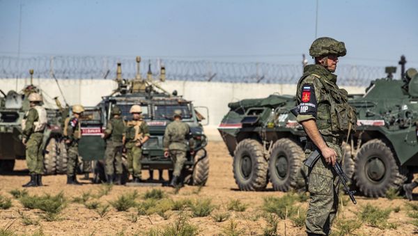 Russian military police near the town of Darbasiyah  in Hasakeh province - Sputnik International