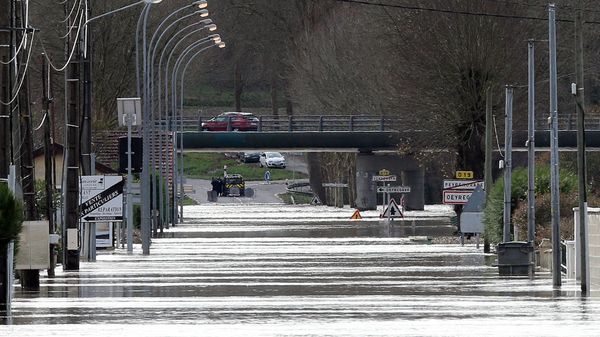 A flooded street in Peyrorade - Sputnik International