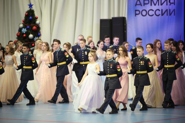 Can I Have This Dance? Cadets Waltz at New Year's Ball - Sputnik International