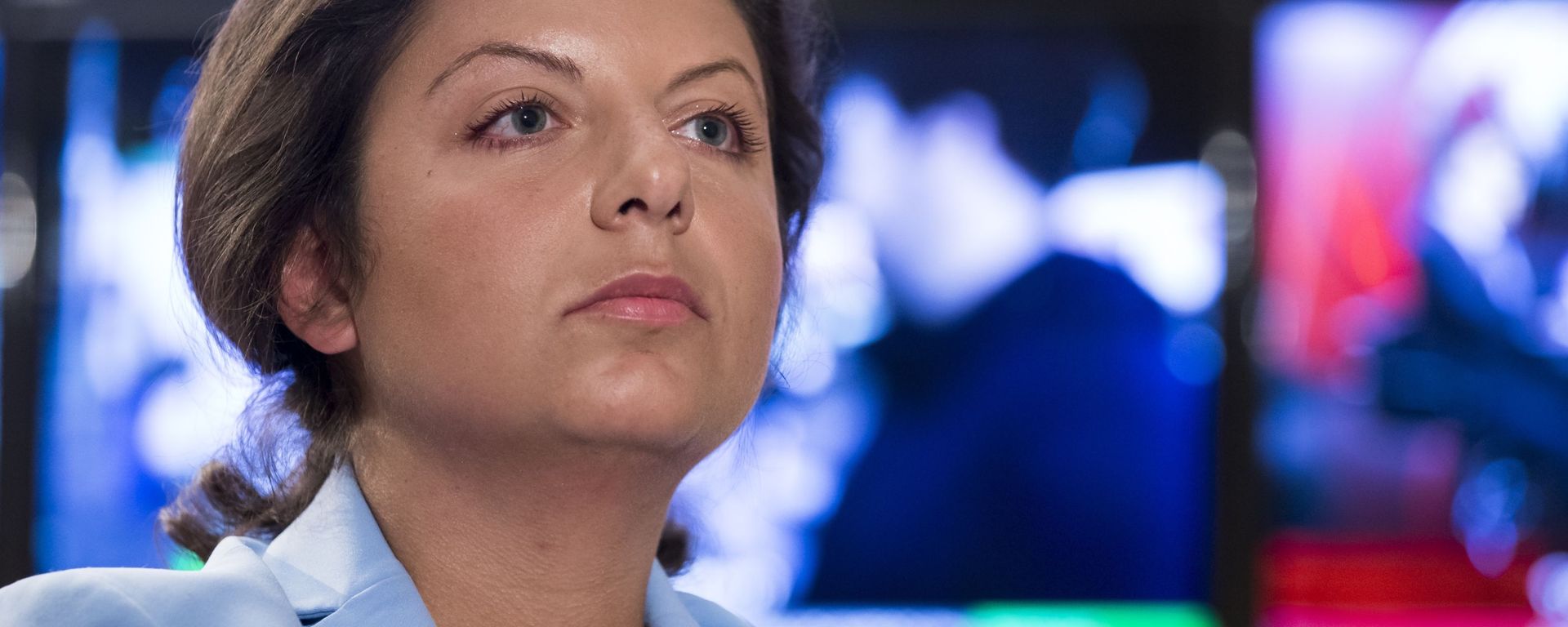 In this photo taken on Friday, Jan. 19, 2018, Margarita Simonyan, the head of the Russian television channel RT, listens to a question during her interview with the Associated Press in Moscow, Russia. Simonyan, the head of Russian television channel RT In this photo taken on Friday, Jan. 19, 2018, Margarita Simonyan, the head of the Russian television channel RT, listens to a question during her interview with the Associated Press in Moscow, Russia. Simonyan, the head of Russian television channel RT - Sputnik International, 1920, 10.12.2021